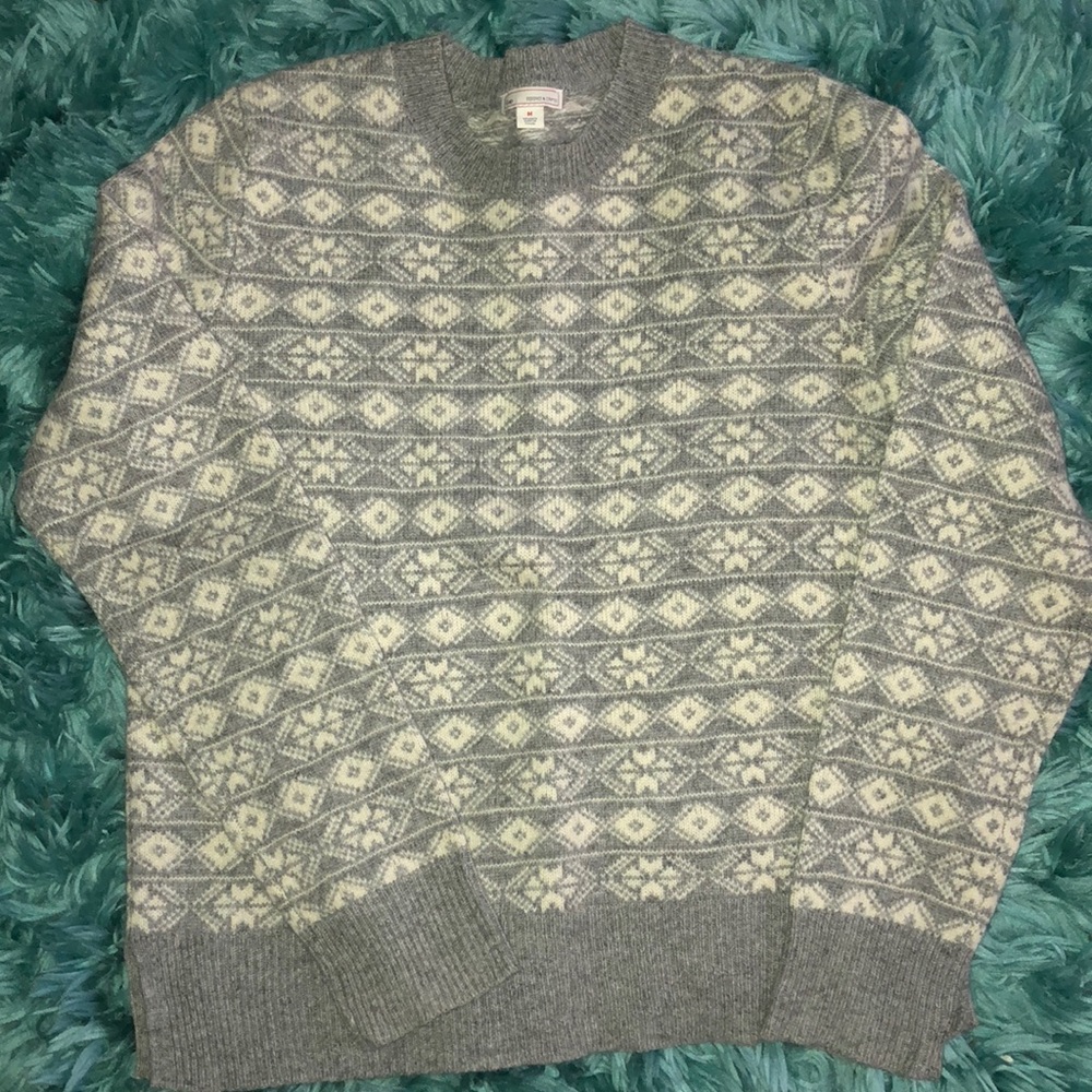 Women’s GAP Sweater